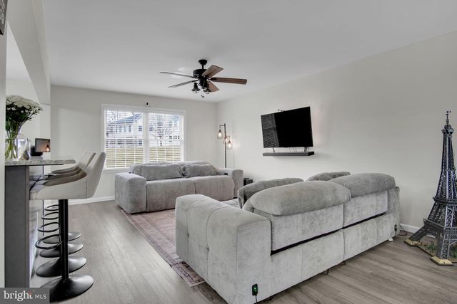 494 QUIGGLEY CIR, Harrisburg, PA 17112