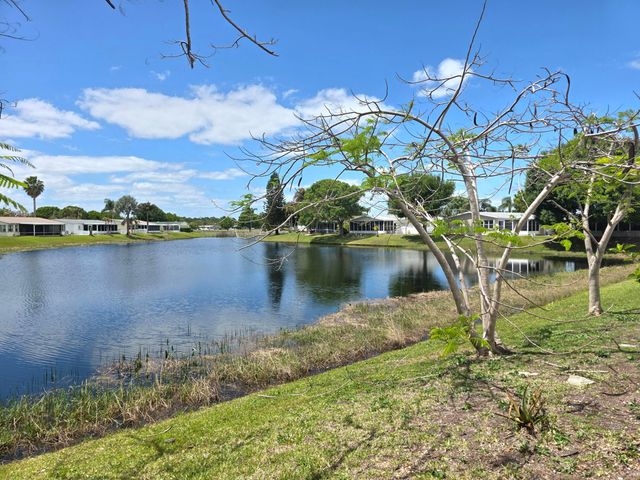 8027 9th Hole Drive, Port St. Lucie, Port St Lucie, FL 34952