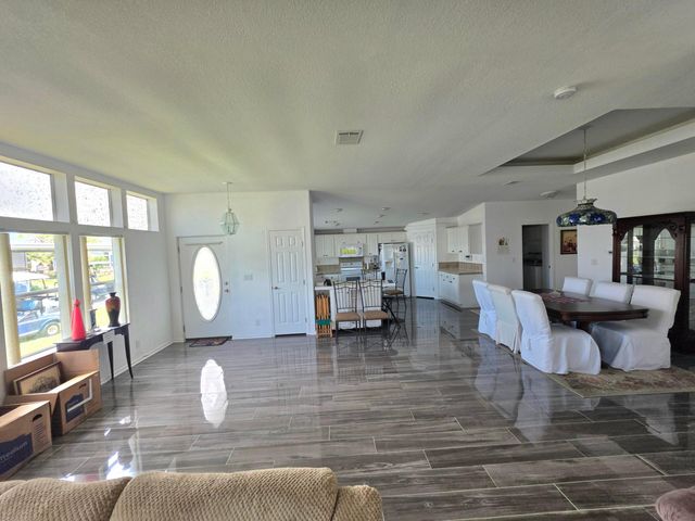 8027 9th Hole Drive, Port St. Lucie, Port St Lucie, FL 34952