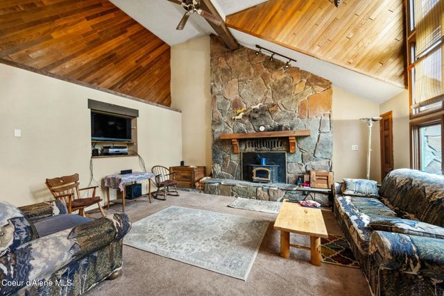 457619 S US-95, Careywood, ID 83809