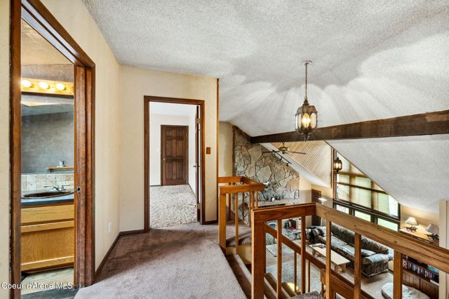 457619 S US-95, Careywood, ID 83809