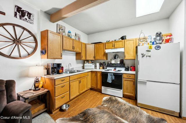 457619 S US-95, Careywood, ID 83809