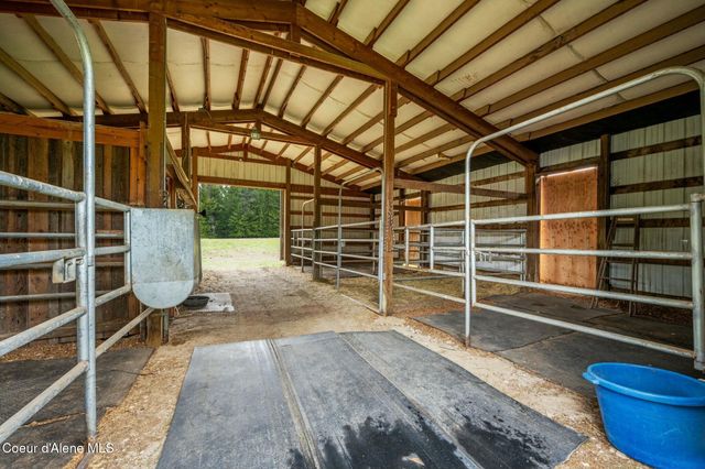 457619 S US-95, Careywood, ID 83809