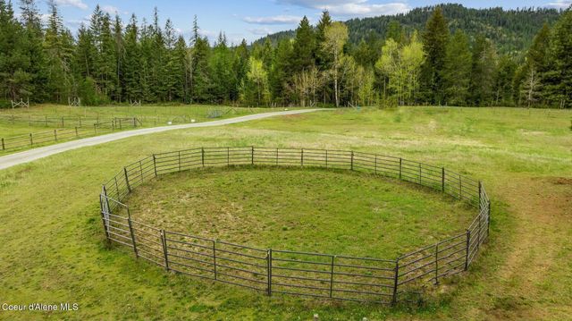 457619 S US-95, Careywood, ID 83809