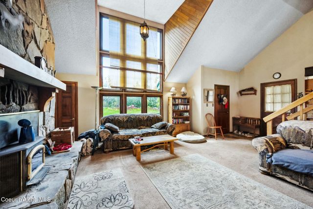 457619 S US-95, Careywood, ID 83809