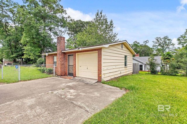 2106 Wildwood Drive, Brewton, AL 36426