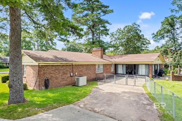 2106 Wildwood Drive, Brewton, AL 36426