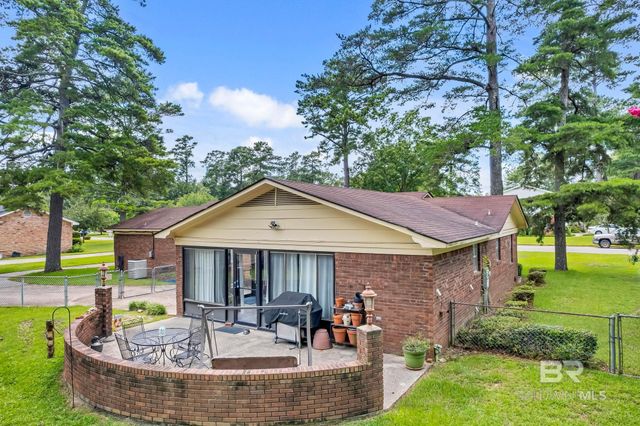 2106 Wildwood Drive, Brewton, AL 36426