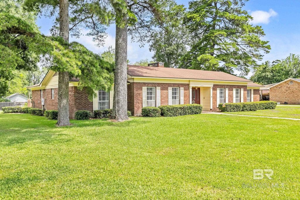 2106 Wildwood Drive, Brewton, AL 36426