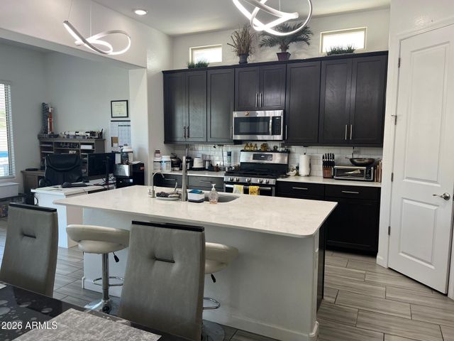 9803 E THORNBUSH Avenue, Mesa, AZ 85212