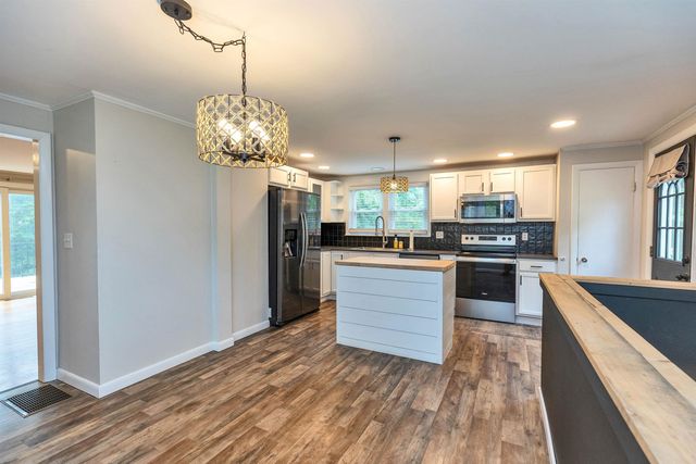 29 Goyette Drive, Peterborough, NH 03458