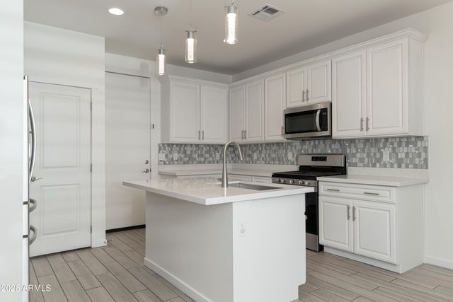 6018 W HARTFORD Court, Glendale, AZ 85308