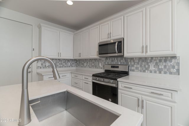 6018 W HARTFORD Court, Glendale, AZ 85308