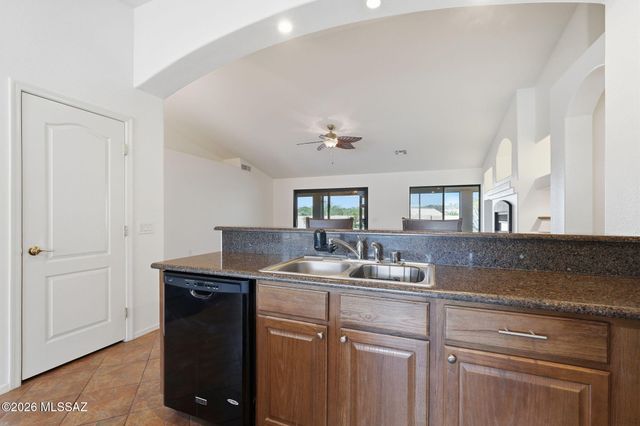 39316 S Sand Crest Drive, Tucson, AZ 85739