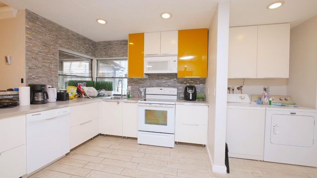 5616 Hammock Lane 114, Lauderhill, FL 33319