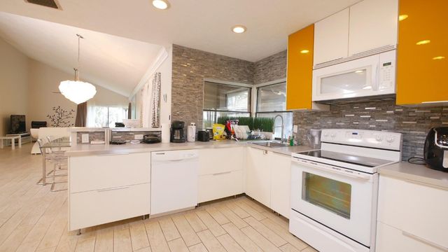 5616 Hammock Lane 114, Lauderhill, FL 33319