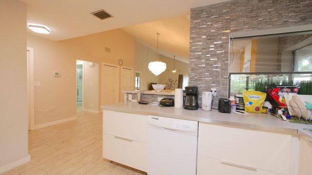 5616 Hammock Lane 114, Lauderhill, FL 33319