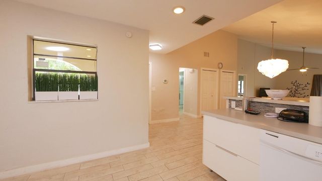 5616 Hammock Lane 114, Lauderhill, FL 33319