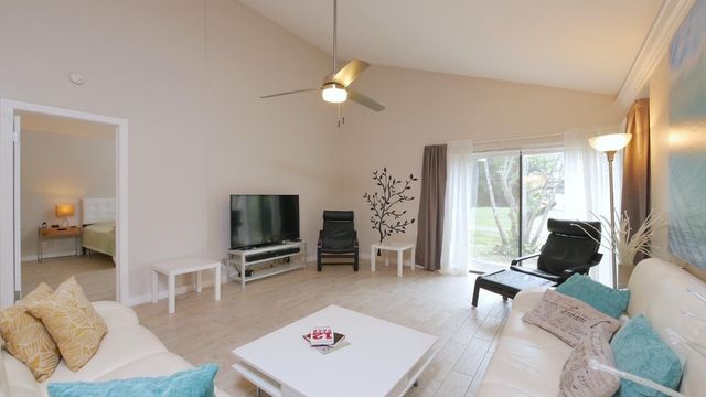 5616 Hammock Lane 114, Lauderhill, FL 33319