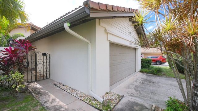 5616 Hammock Lane 114, Lauderhill, FL 33319