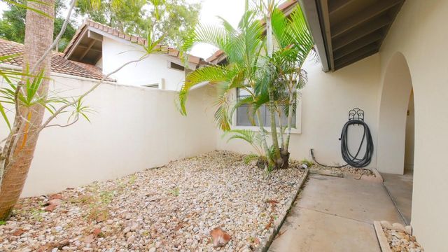 5616 Hammock Lane 114, Lauderhill, FL 33319