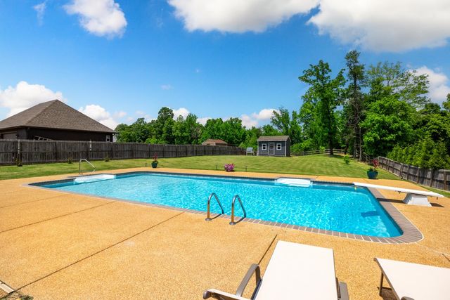 178 E CHERRYBARK DR, Atoka, TN 38004
