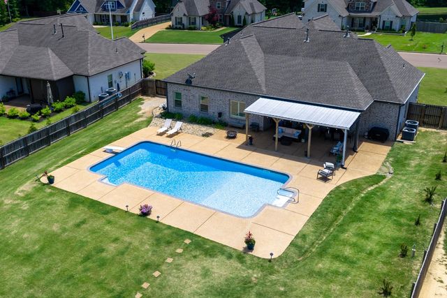 178 E CHERRYBARK DR, Atoka, TN 38004