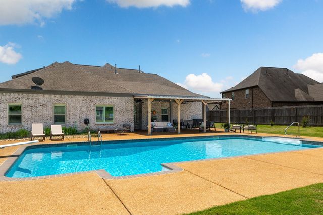 178 E CHERRYBARK DR, Atoka, TN 38004