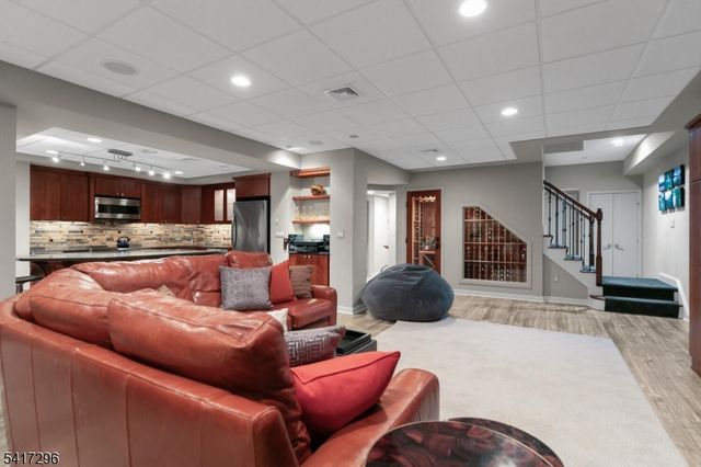 92 Shannon Hill Rd, Bernards Twp., NJ 07920