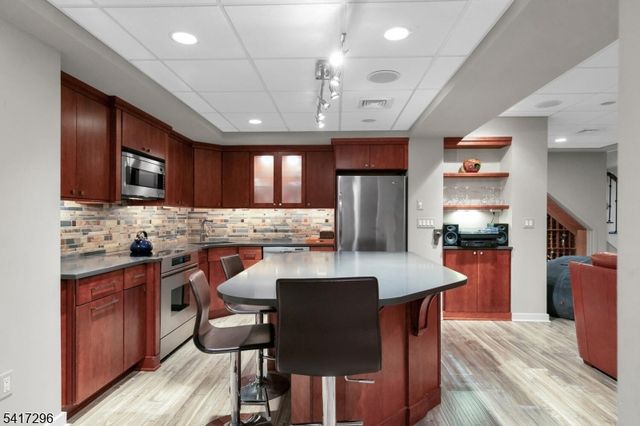 92 Shannon Hill Rd, Bernards Twp., NJ 07920