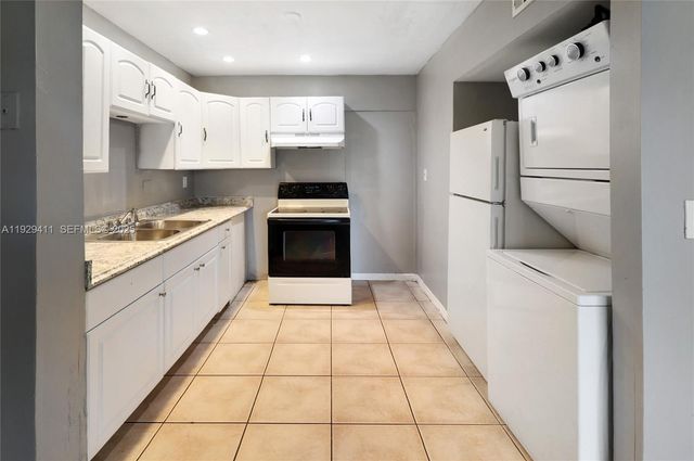 6352 Boulevard Of Champions 1, North Lauderdale, FL 33068