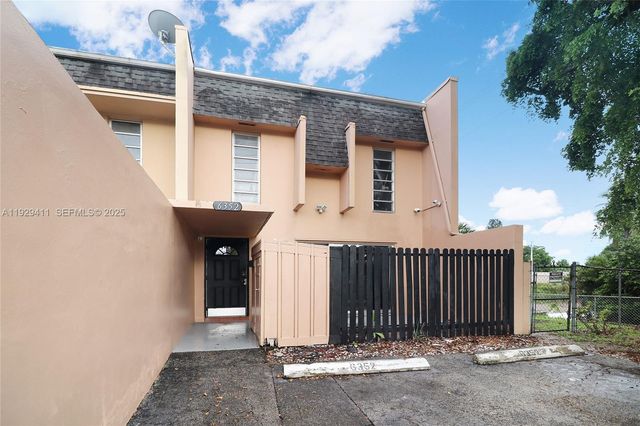 6352 Boulevard Of Champions 1, North Lauderdale, FL 33068