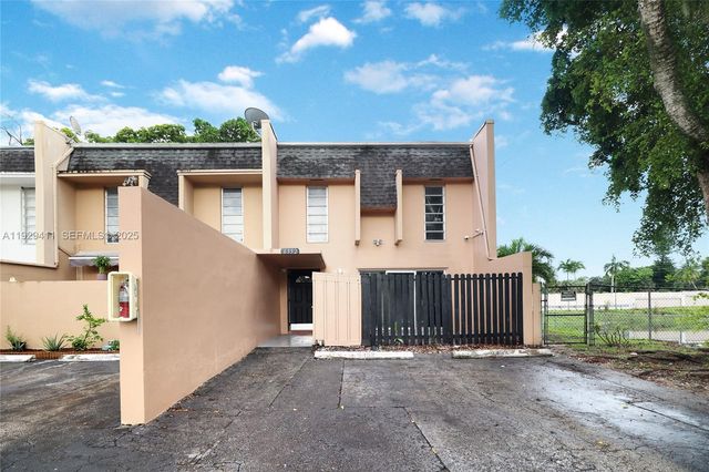 6352 Boulevard Of Champions 1, North Lauderdale, FL 33068