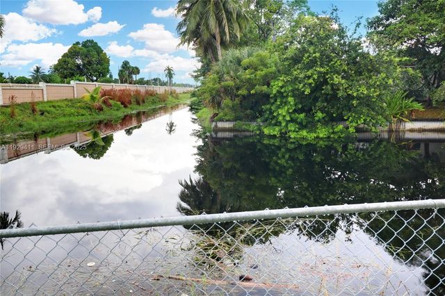 6352 Boulevard Of Champions 1, North Lauderdale, FL 33068