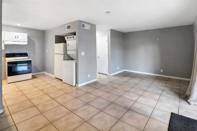 6352 Boulevard Of Champions 1, North Lauderdale, FL 33068