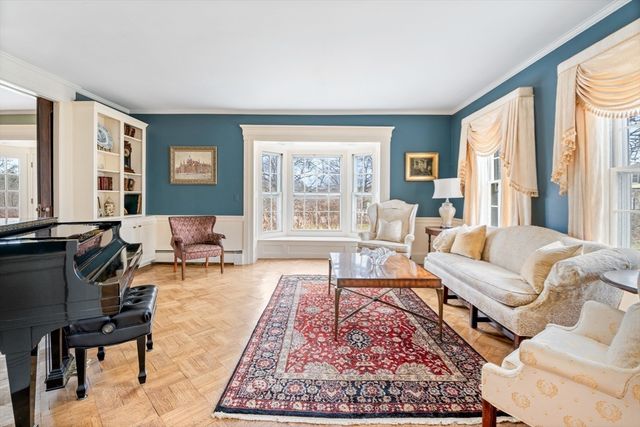 8 Washington Street, Sherborn, MA 01770