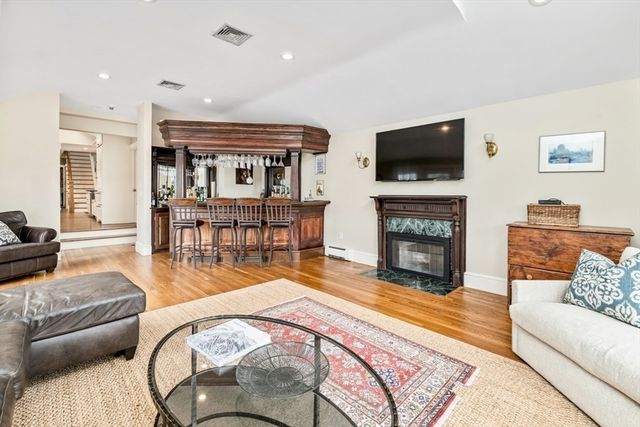 8 Washington Street, Sherborn, MA 01770