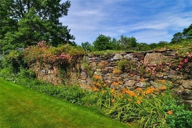 8 Washington Street, Sherborn, MA 01770