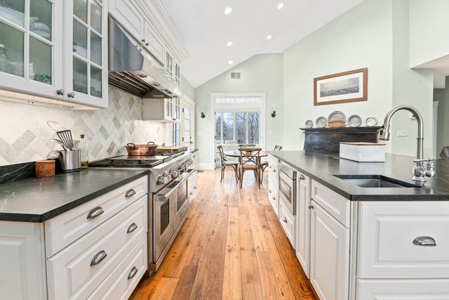 8 Washington Street, Sherborn, MA 01770