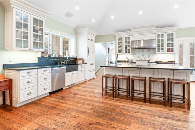 8 Washington Street, Sherborn, MA 01770