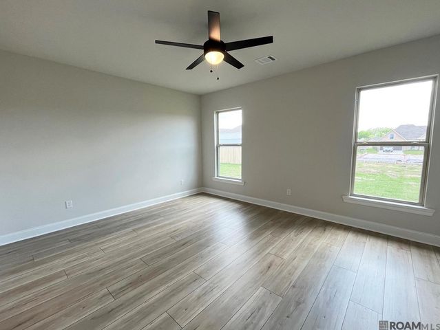 1532 Cavalry Ave, Zachary, LA 70791