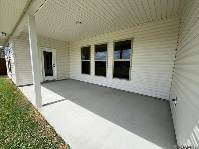 1532 Cavalry Ave, Zachary, LA 70791