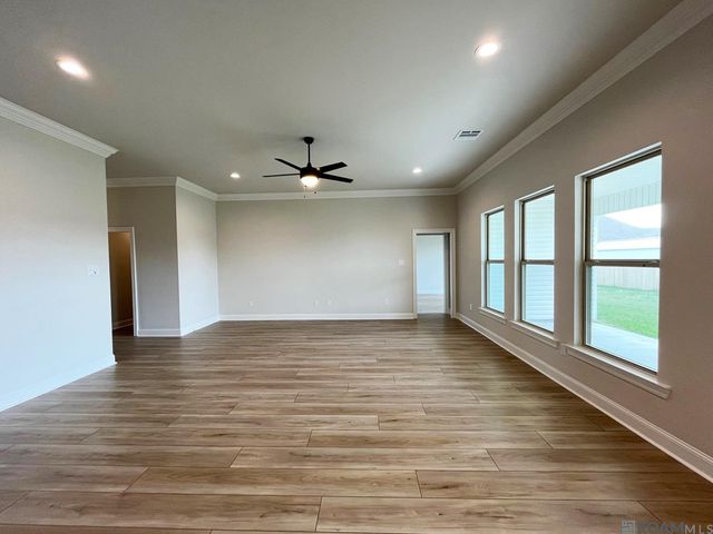 1532 Cavalry Ave, Zachary, LA 70791