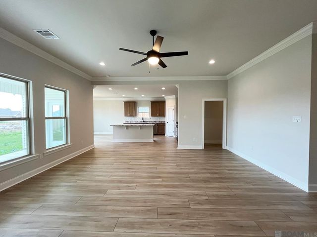 1532 Cavalry Ave, Zachary, LA 70791