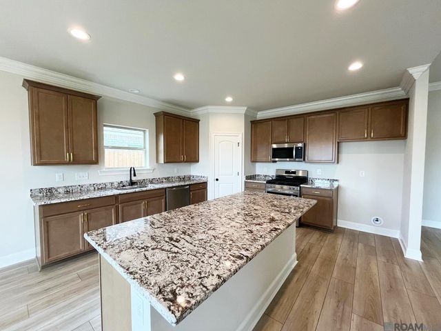 1532 Cavalry Ave, Zachary, LA 70791