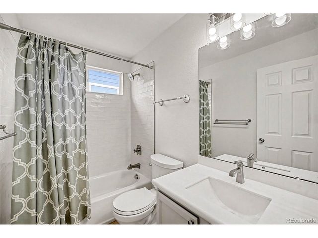 9308 Wolfe Dr, Highlands Ranch, CO 80129