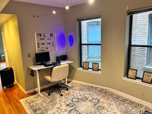 902 W Grace Street 1, Chicago, IL 60613