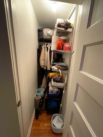 902 W Grace Street 1, Chicago, IL 60613