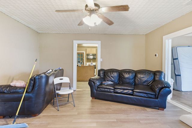 317 Billingslea Drive, Mansfield, TX 76063