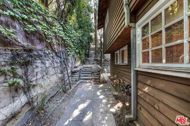 8497 Harold Way, Los Angeles, CA 90069